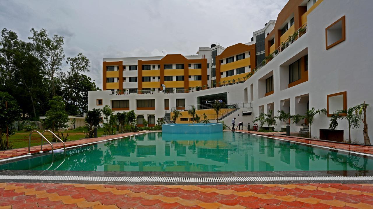 Готель Kamlesh Continental Angul Екстер'єр фото
