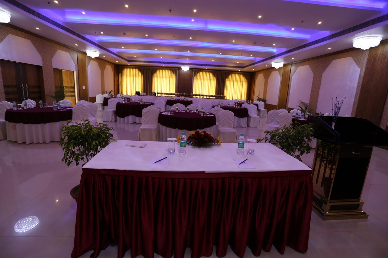 Готель Kamlesh Continental Angul Екстер'єр фото