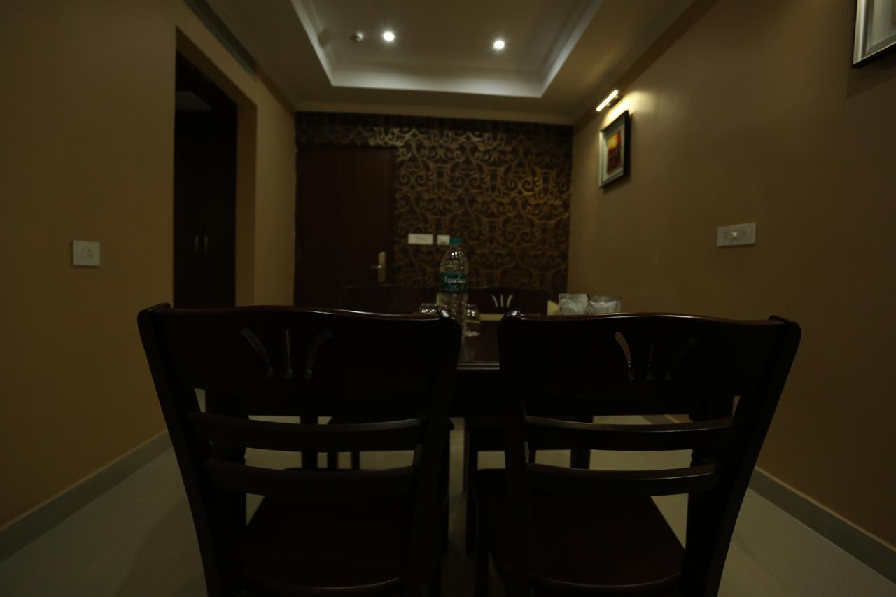 Готель Kamlesh Continental Angul Номер фото