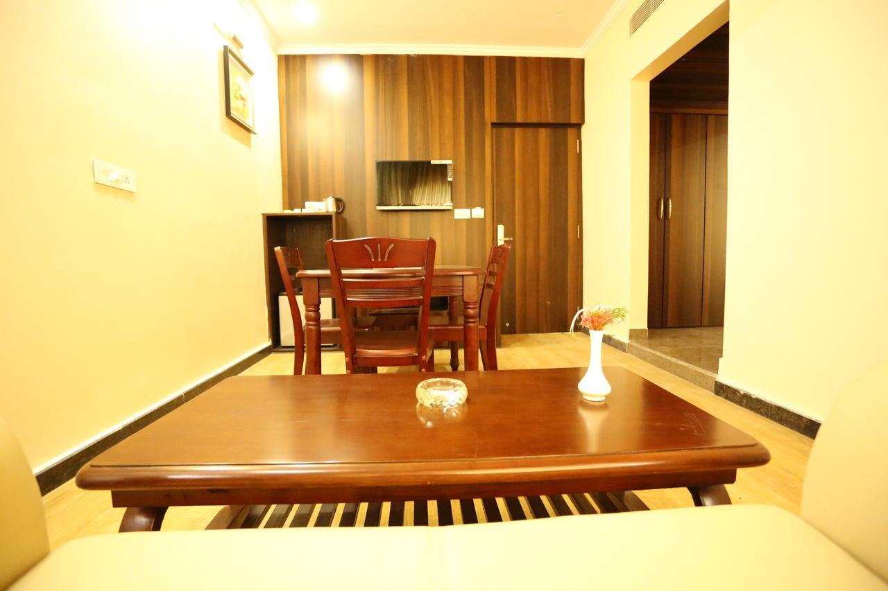 Готель Kamlesh Continental Angul Номер фото