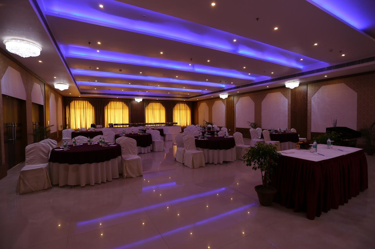Готель Kamlesh Continental Angul Екстер'єр фото